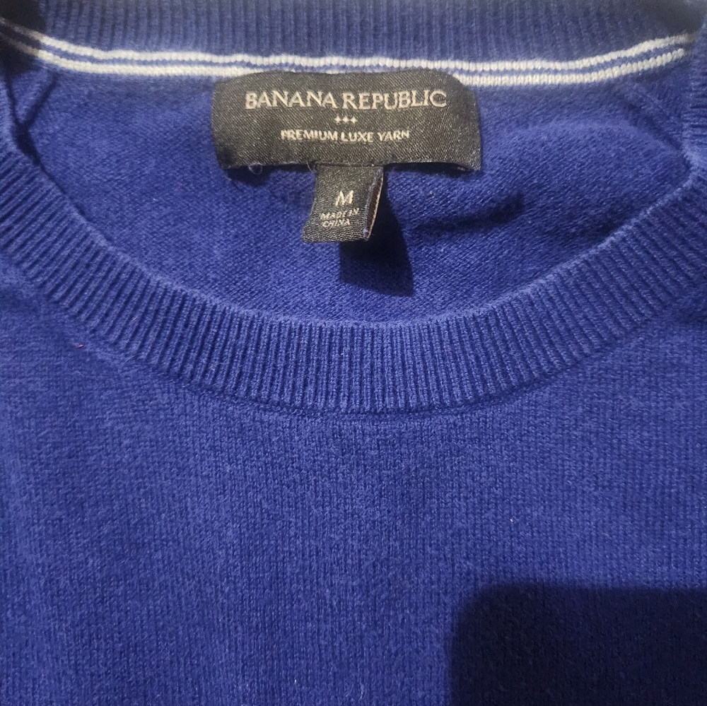 Banana Republic Men's Deep Blue Crewneck Sweater Premium Luxe Yarn Size M - Picture 3 of 15